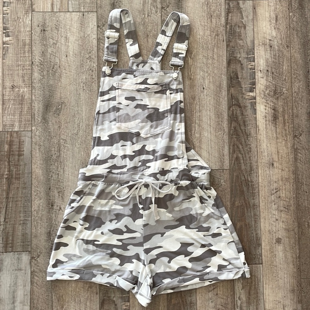 Eye Candy Super Soft Camo Cuffed Overall Shorts w/2 Pockets